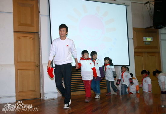 邓超(Deng Chao)阳光女孩基金形象代言人素颜照相册