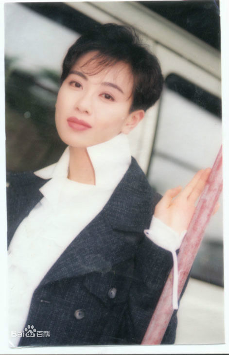 袁洁莹(Fennie Yuen) 饰 程可风素颜照相册