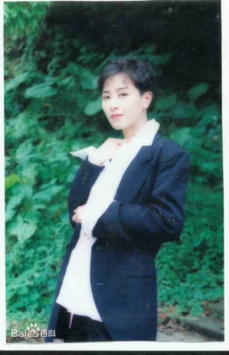 袁洁莹(Fennie Yuen) 饰 程可风素颜照相册