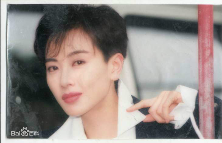 袁洁莹(Fennie Yuen) 饰 程可风素颜照相册