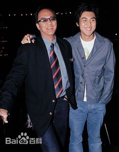 狄龙(Tommy Tam)家人性感图片壁纸