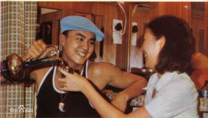 狄龙(Tommy Tam)家人性感图片壁纸