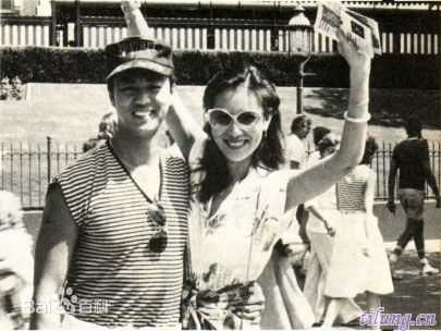 狄龙(Tommy Tam)家人性感图片壁纸