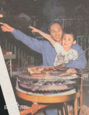 狄龙(Tommy Tam)家人性感图片壁纸