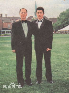 狄龙(Tommy Tam)家人性感图片壁纸