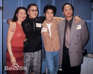 狄龙(Tommy Tam)家人性感图片壁纸