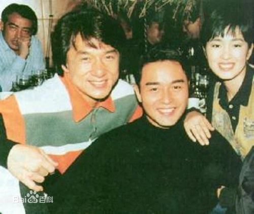 张国荣（原名张发宗）(Leslie Cheung（英）、レスリーチャン（日）)张国荣与朋友合影性感图片图集