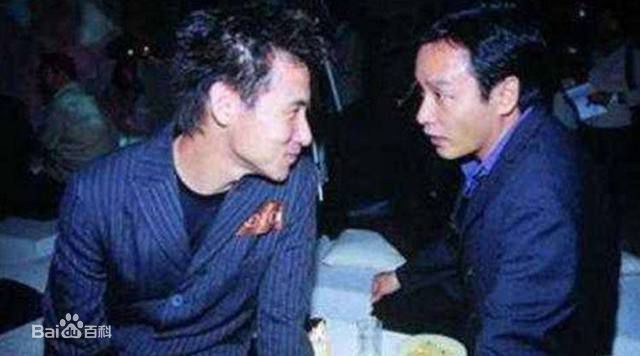 张国荣（原名张发宗）(Leslie Cheung（英）、レスリーチャン（日）)张国荣与朋友合影性感图片图集