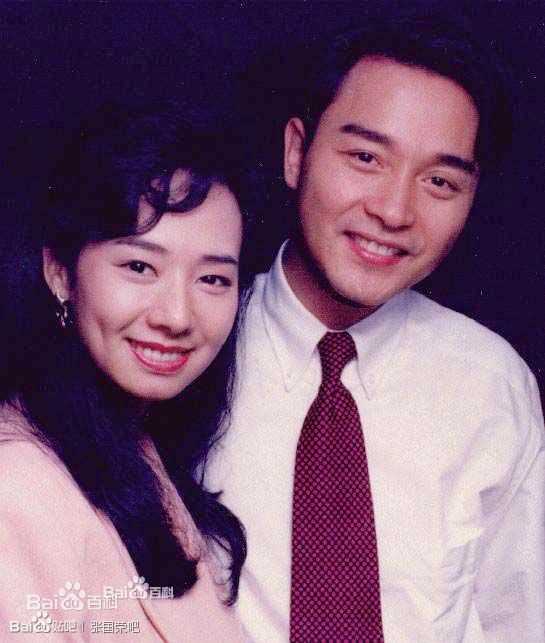 张国荣（原名张发宗）(Leslie Cheung（英）、レスリーチャン（日）)张国荣与朋友合影性感图片图集