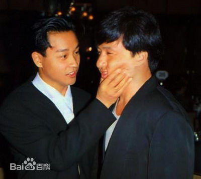 张国荣（原名张发宗）(Leslie Cheung（英）、レスリーチャン（日）)张国荣与朋友合影性感图片图集
