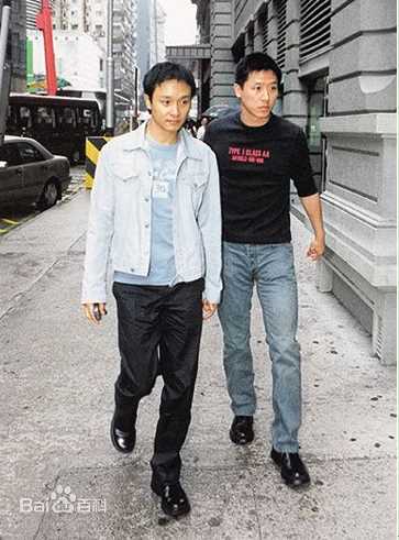 张国荣（原名张发宗）(Leslie Cheung（英）、レスリーチャン（日）)张国荣与朋友合影性感图片图集