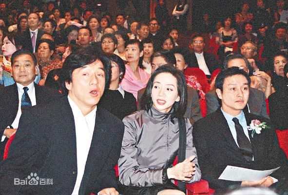 张国荣（原名张发宗）(Leslie Cheung（英）、レスリーチャン（日）)张国荣与朋友合影性感图片图集