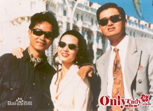张国荣（原名张发宗）(Leslie Cheung（英）、レスリーチャン（日）)张国荣与朋友合影性感图片图集