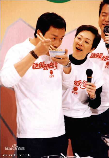 张国荣（原名张发宗）(Leslie Cheung（英）、レスリーチャン（日）)张国荣与朋友合影性感图片图集