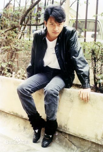 张国荣（原名张发宗）(Leslie Cheung（英）、レスリーチャン（日）)张国荣照片壁纸壁纸