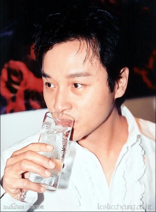 张国荣（原名张发宗）(Leslie Cheung（英）、レスリーチャン（日）)张国荣照片壁纸壁纸