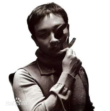 张国荣（原名张发宗）(Leslie Cheung（英）、レスリーチャン（日）)张国荣壁纸壁纸