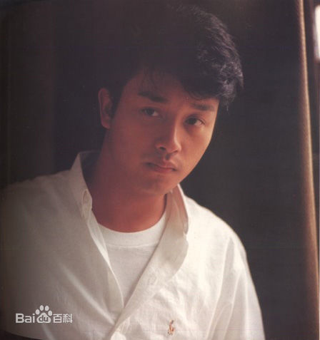 张国荣（原名张发宗）(Leslie Cheung（英）、レスリーチャン（日）)张国荣壁纸壁纸