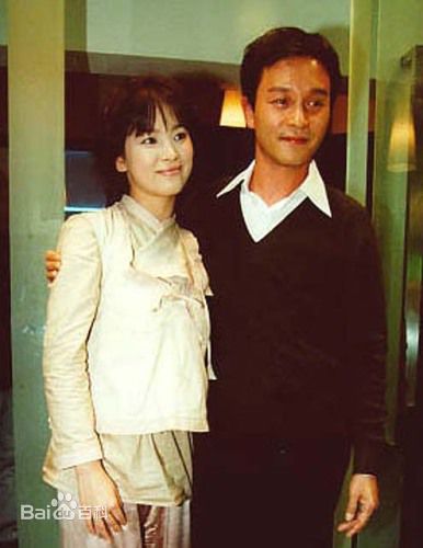张国荣（原名张发宗）(Leslie Cheung（英）、レスリーチャン（日）)张国荣壁纸壁纸