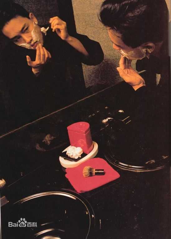 张国荣（原名张发宗）(Leslie Cheung（英）、レスリーチャン（日）)张国荣壁纸壁纸