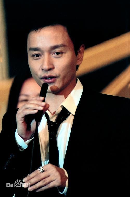 张国荣（原名张发宗）(Leslie Cheung（英）、レスリーチャン（日）)张国荣壁纸壁纸