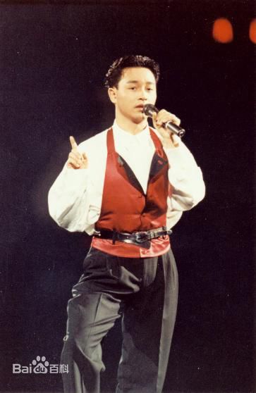 张国荣（原名张发宗）(Leslie Cheung（英）、レスリーチャン（日）)张国荣演唱会现场图册