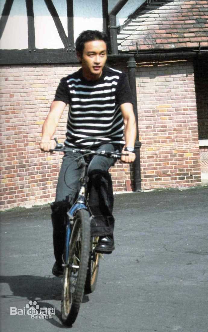 张国荣（原名张发宗）(Leslie Cheung（英）、レスリーチャン（日）)影视歌巨星张国荣性感图片图集