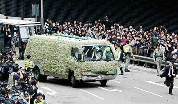 张国荣（原名张发宗）(Leslie Cheung（英）、レスリーチャン（日）)葬礼照片性感图片壁纸