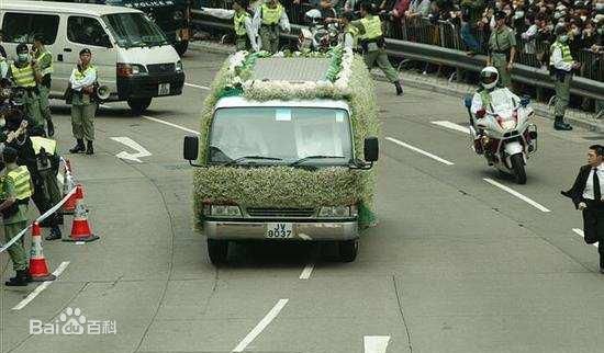 张国荣（原名张发宗）(Leslie Cheung（英）、レスリーチャン（日）)葬礼照片性感图片壁纸