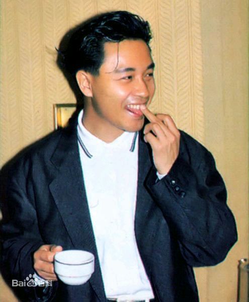 张国荣（原名张发宗）(Leslie Cheung（英）、レスリーチャン（日）)张国荣早年照片生活照相册