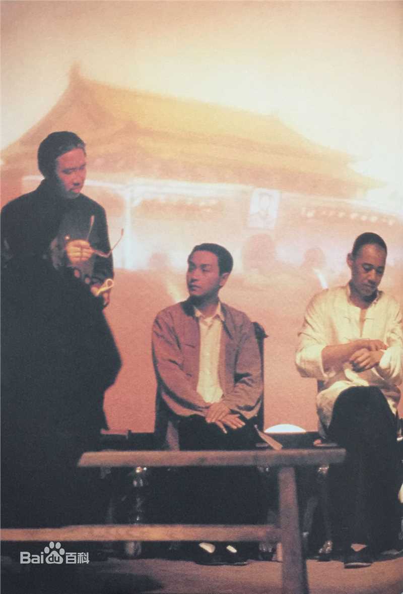 精选张国荣（原名张发宗）(Leslie Cheung（英）、レスリーチャン（日）)在《霸王别姬》饰程蝶衣中的图册