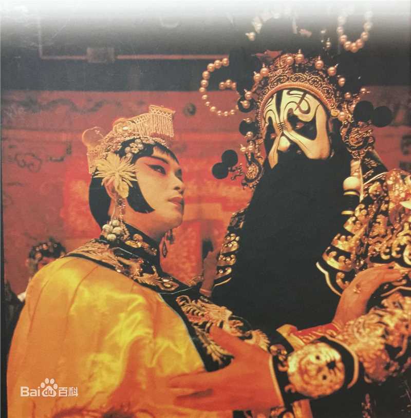 精选张国荣（原名张发宗）(Leslie Cheung（英）、レスリーチャン（日）)在《霸王别姬》饰程蝶衣中的图册