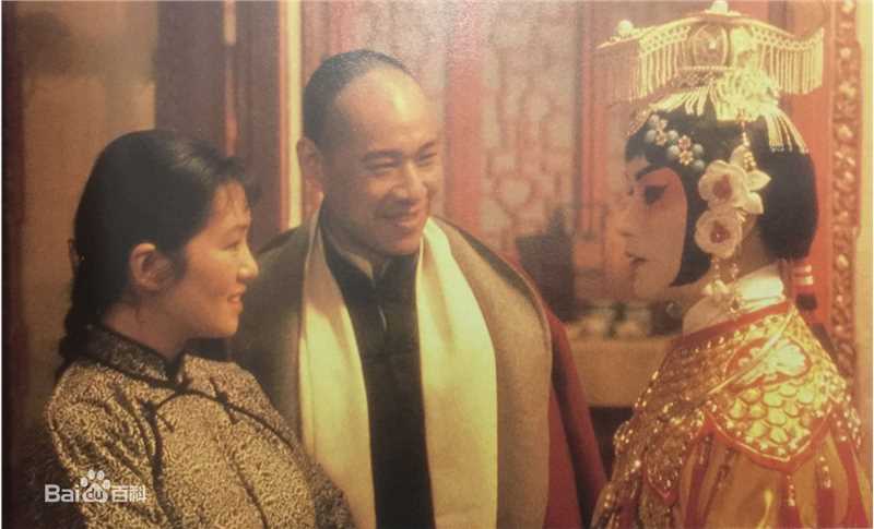 精选张国荣（原名张发宗）(Leslie Cheung（英）、レスリーチャン（日）)在《霸王别姬》饰程蝶衣中的图册