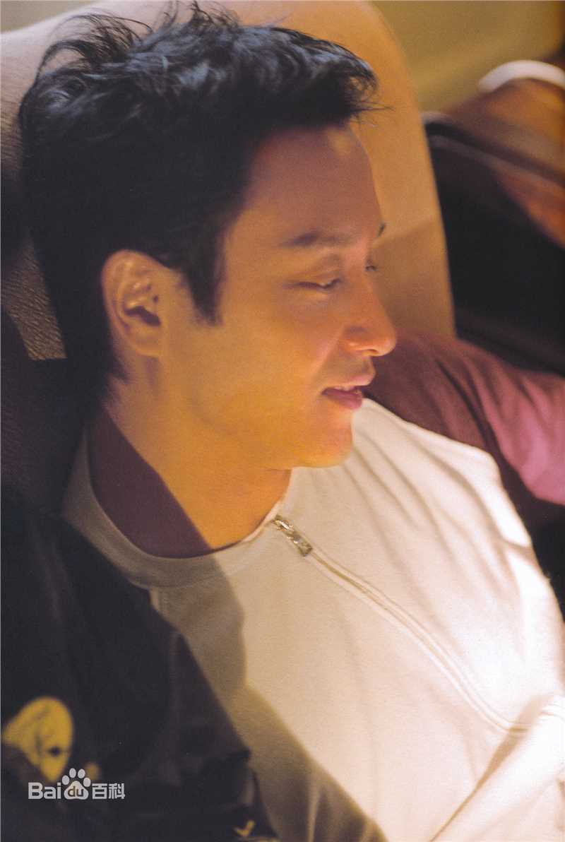 最优质张国荣（原名张发宗）(Leslie Cheung（英）、レスリーチャン（日）)在2000年 《庆》中的相册