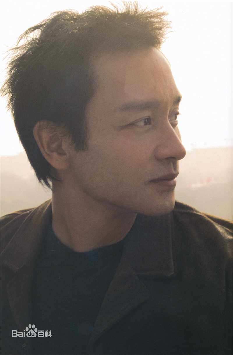 最优质张国荣（原名张发宗）(Leslie Cheung（英）、レスリーチャン（日）)在2000年 《庆》中的相册