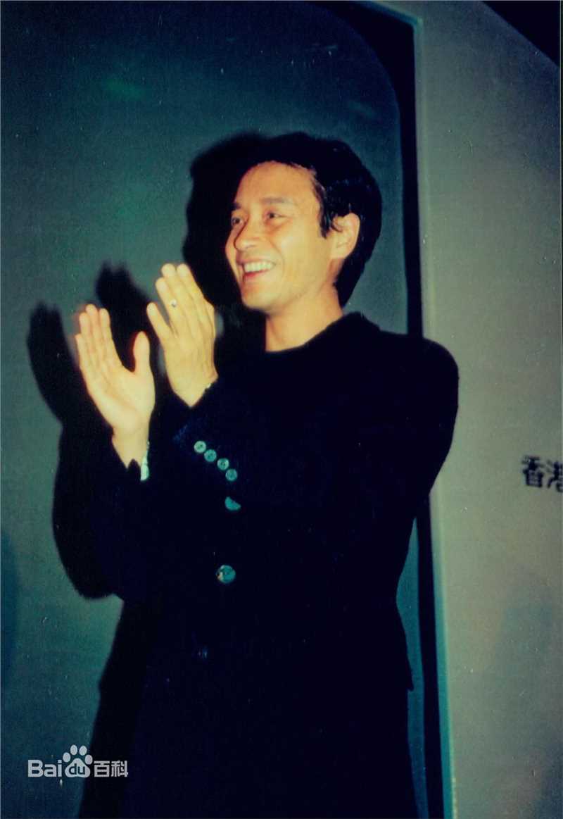 张国荣（原名张发宗）(Leslie Cheung（英）、レスリーチャン（日）)2000年 CASH周年晚会素颜照相册