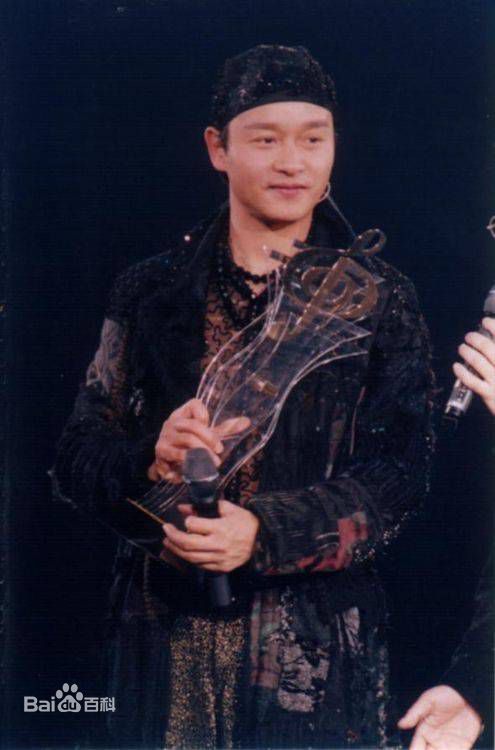 张国荣（原名张发宗）(Leslie Cheung（英）、レスリーチャン（日）)1999年 十大中文金曲金针奖图片图册