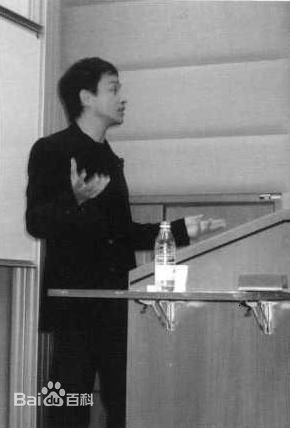 张国荣（原名张发宗）(Leslie Cheung（英）、レスリーチャン（日）)99港大张教授素颜照相册