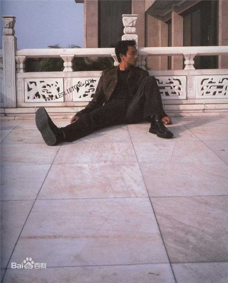 张国荣（原名张发宗）(Leslie Cheung（英）、レスリーチャン（日）)最新2000《庆》壁纸