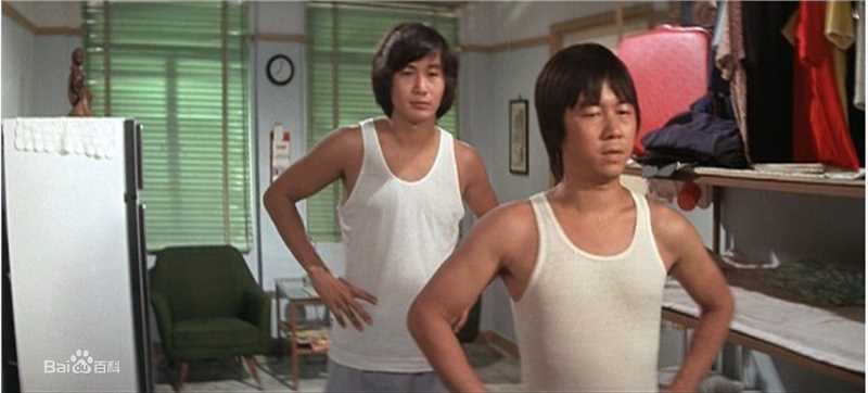 许冠杰(Samuel Hui)1976年《半斤八两》剧照