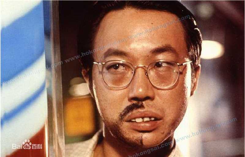 许冠杰(Samuel Hui)1976年《半斤八两》剧照