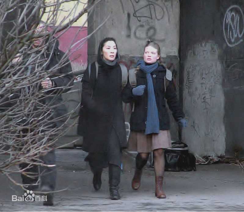 杨紫琼(Michelle Yeoh)2008年《巴比伦密码》剧照