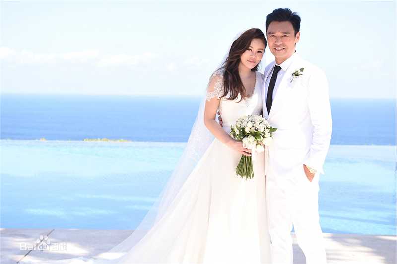 钟镇涛(Kenny Bee)镇镇涛全家福壁纸壁纸