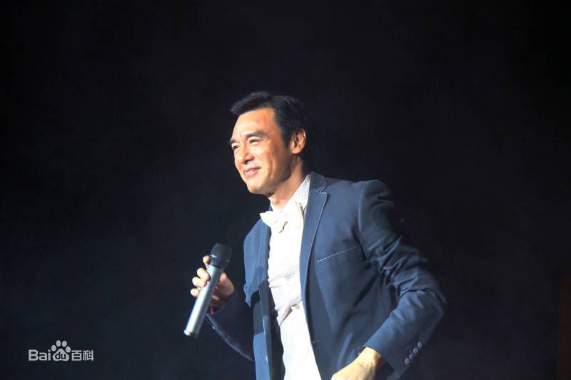 钟镇涛(Kenny Bee)2011年邢台冶金剧院演出壁纸壁纸