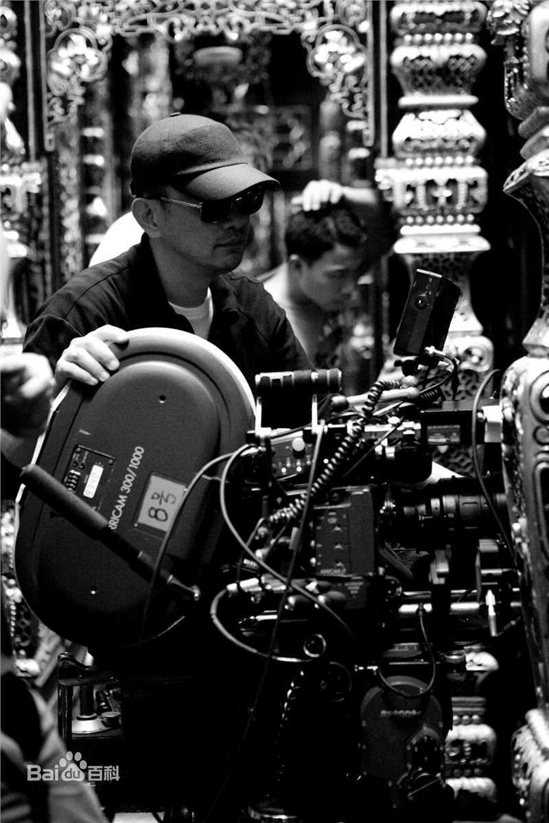 王家卫(Wong Kar-wai)的个人工作照壁纸壁纸