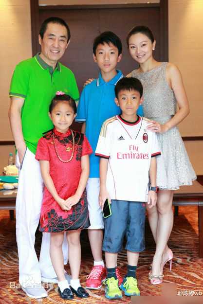 张艺谋(Zhang Yimou)家人合影素颜照相册