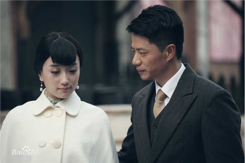 最新段奕宏(Duan Long)在《海上孟府》饰演孟文禄中的图集