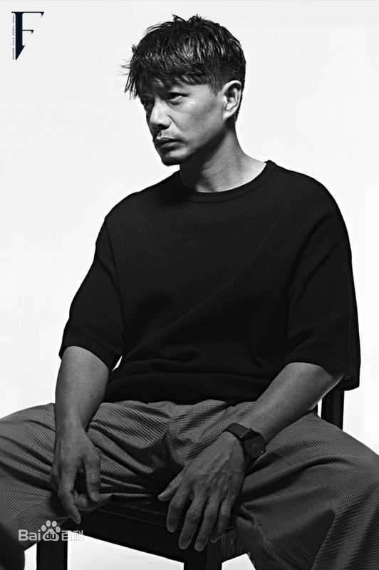 段奕宏(Duan Long)时尚画报前后照片