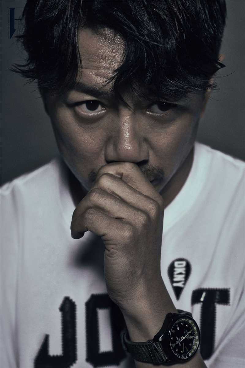 段奕宏(Duan Long)时尚画报前后照片