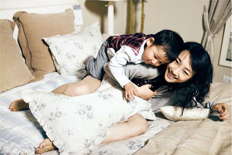 白百何(Bai Baihe)与儿子元宝素颜照相册